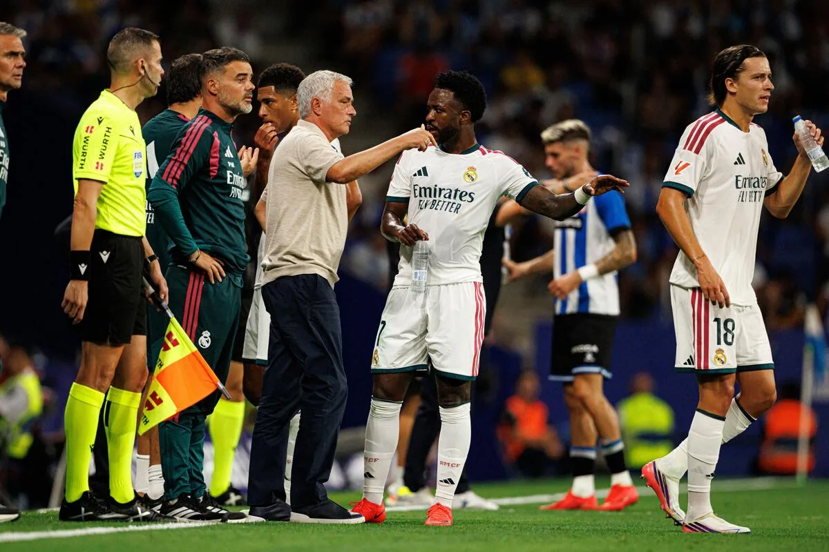 Mourinho exalta nova versão de Vini Jr. no Real Madrid e avisa: “Já chegará o momento dos gols”