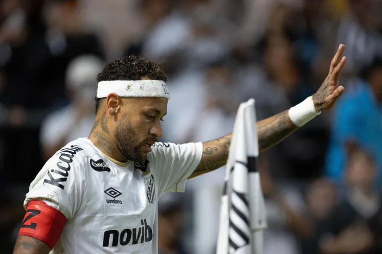 Neymar Sai Chorando Ap s Les o E Preocupa O Santos