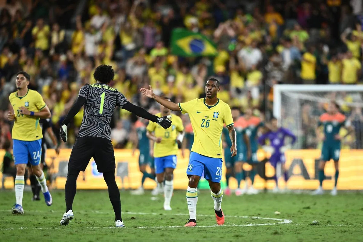Rayan salva Brasil em empate com a Austrália e seleção começa novo ciclo com atuação irregular