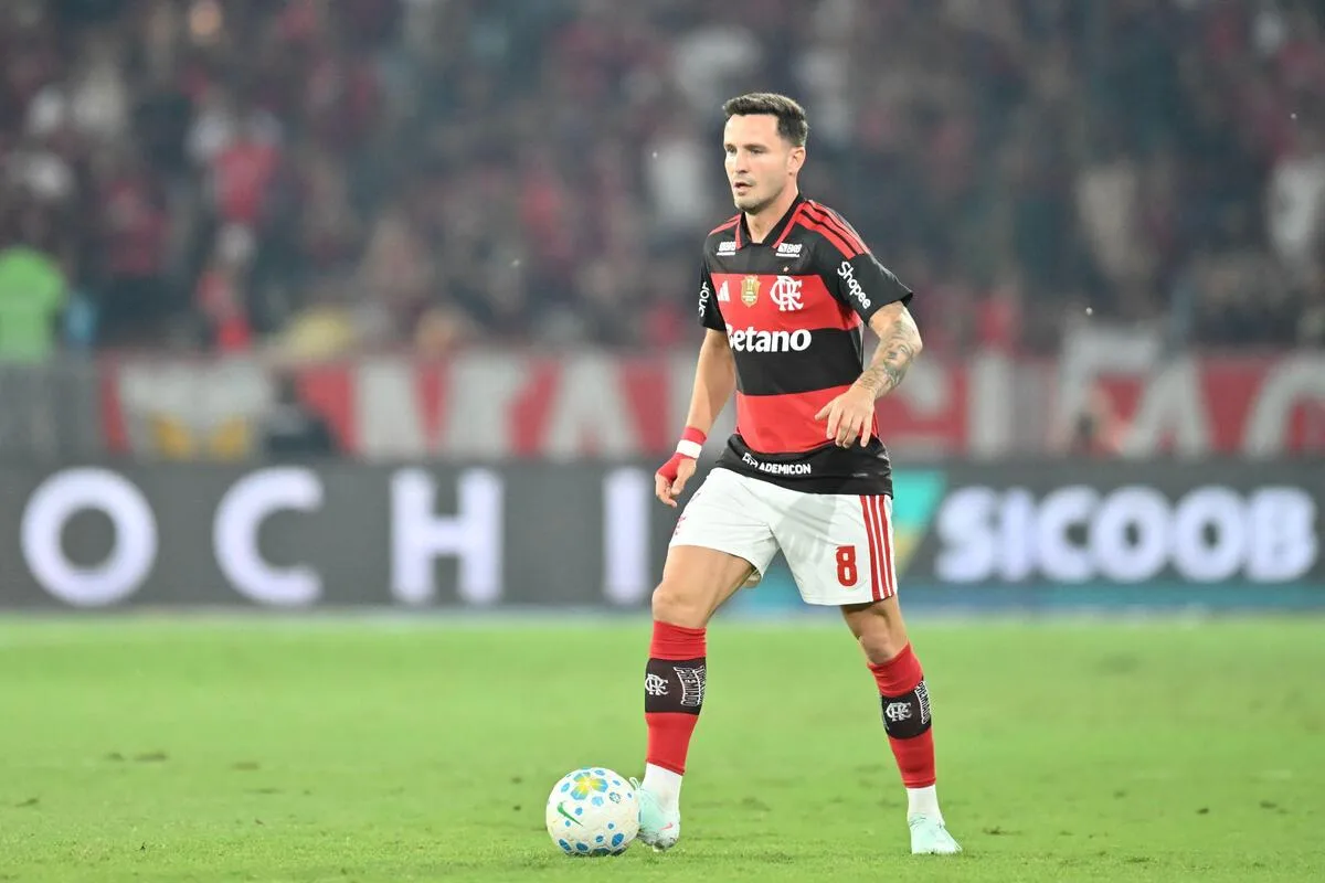 Saúl desabafa sobre espaço no Flamengo e admite saída: ‘Se não estou jogando, vou embora’