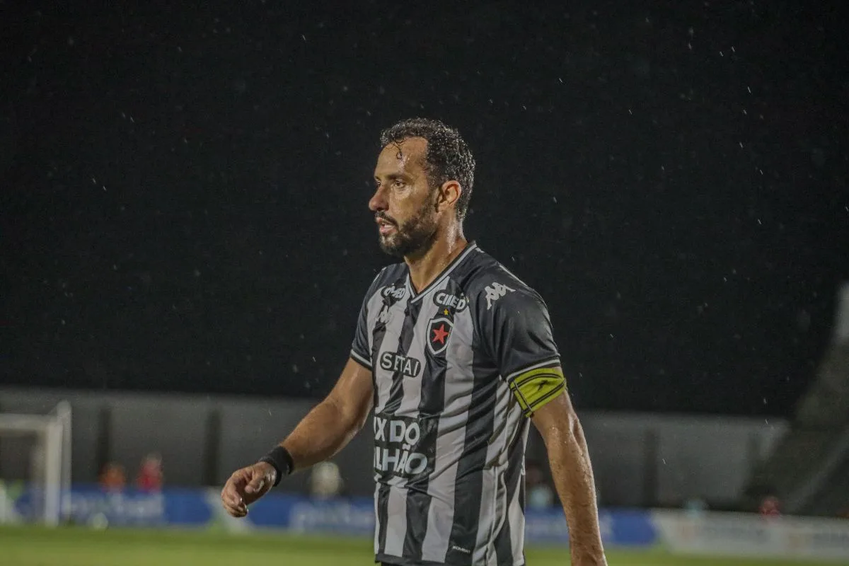 Nenê mira compra da SAF do Botafogo-PB e prepara transição dos gramados para a gestão