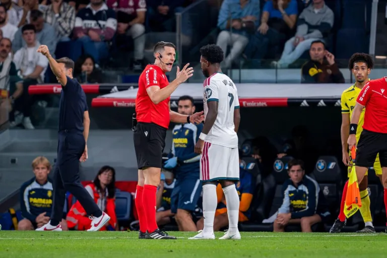 Vini Jr. pode perder Real Madrid x Barcelona após expulsão contra o Villarreal