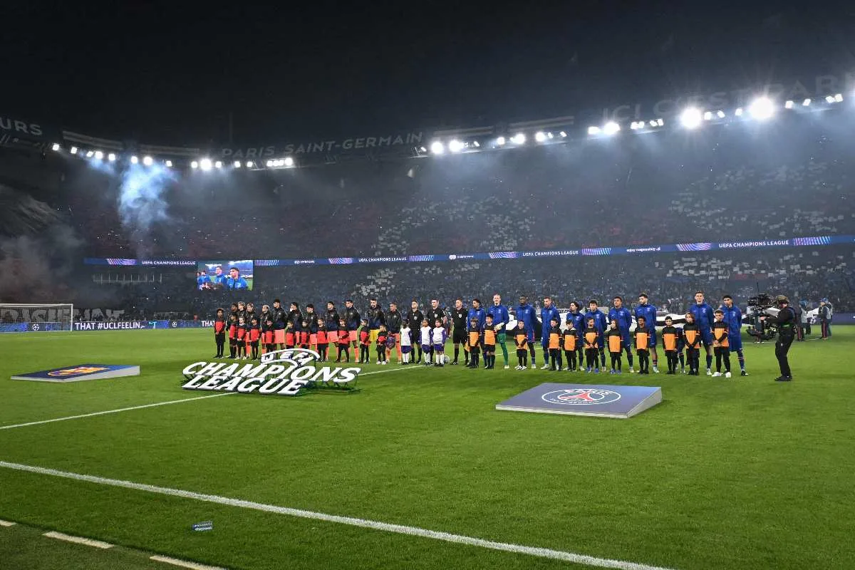Barcelona denúncia PSG à UEFA por mosaico provocativo na Champions League