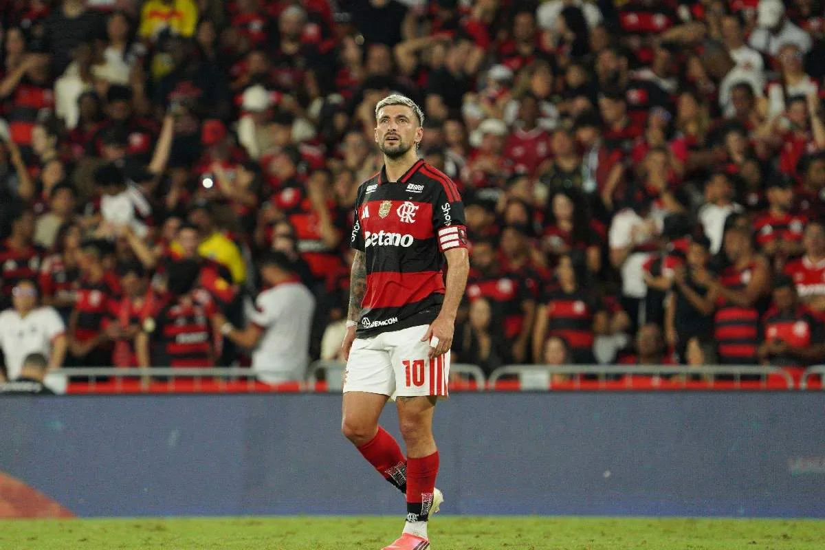 Flamengo mantém cautela com Arrascaeta para semifinal da Libertadores