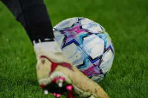 Futebol na TV hoje: Flamengo decide vaga contra Estudiantes nesta quinta-feira (22)