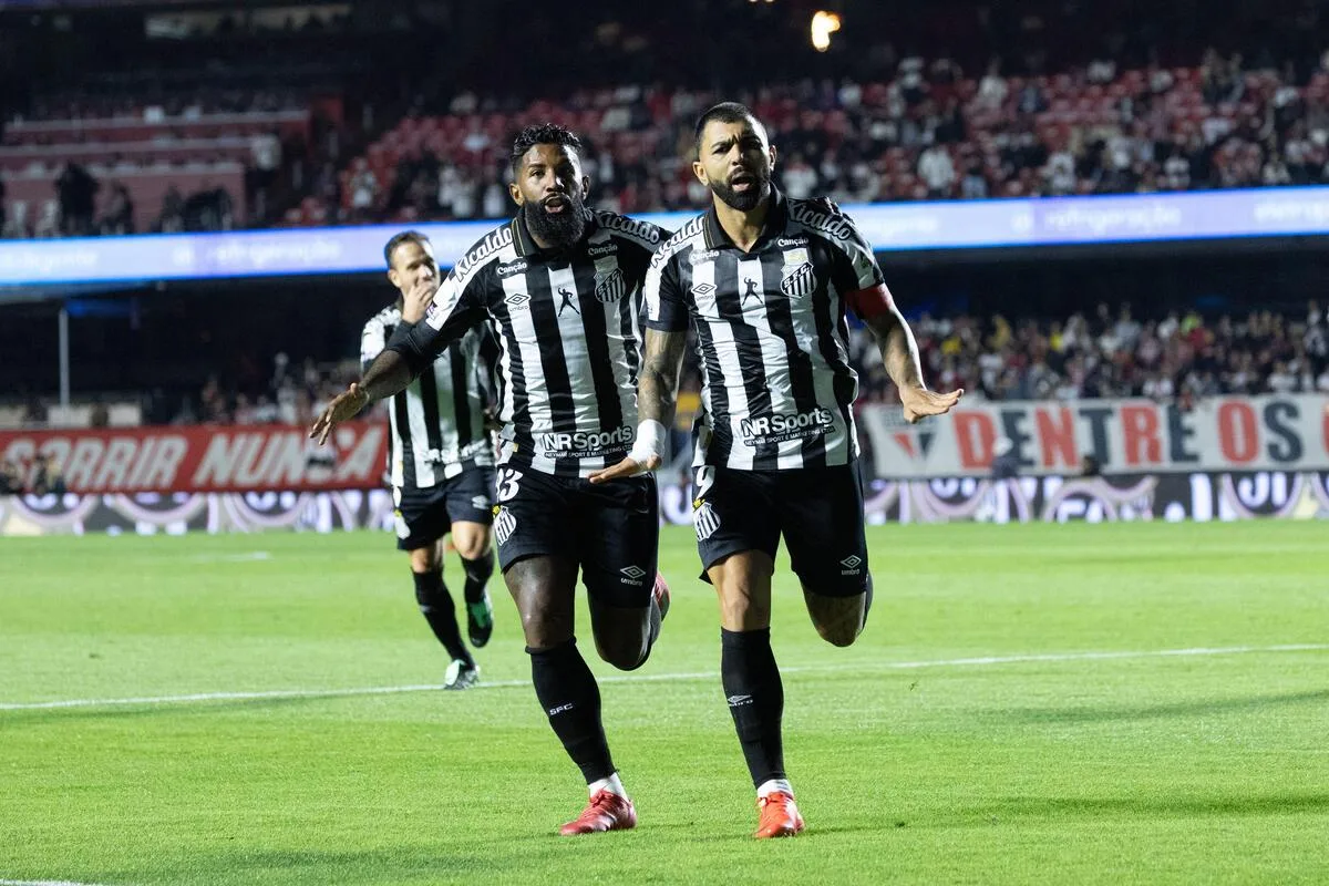 Gabigol ironiza críticas após brilhar pelo Santos: “Fase de 10 anos, né? Eu nunca sou bom”