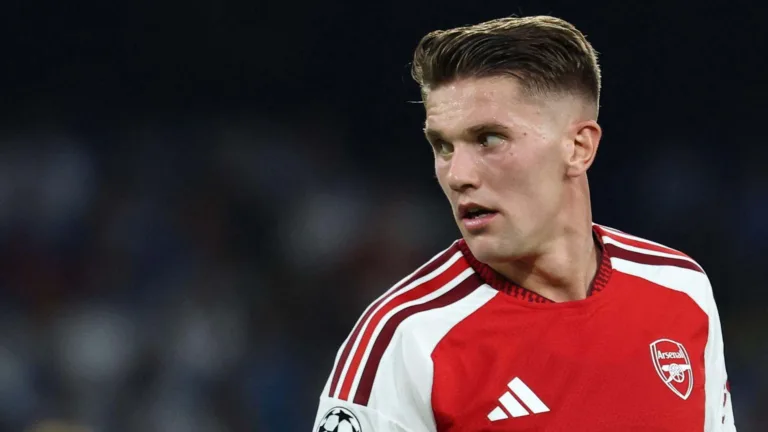 Sheringham critica atuação de Gyökeres no Arsenal: “joga como criança”