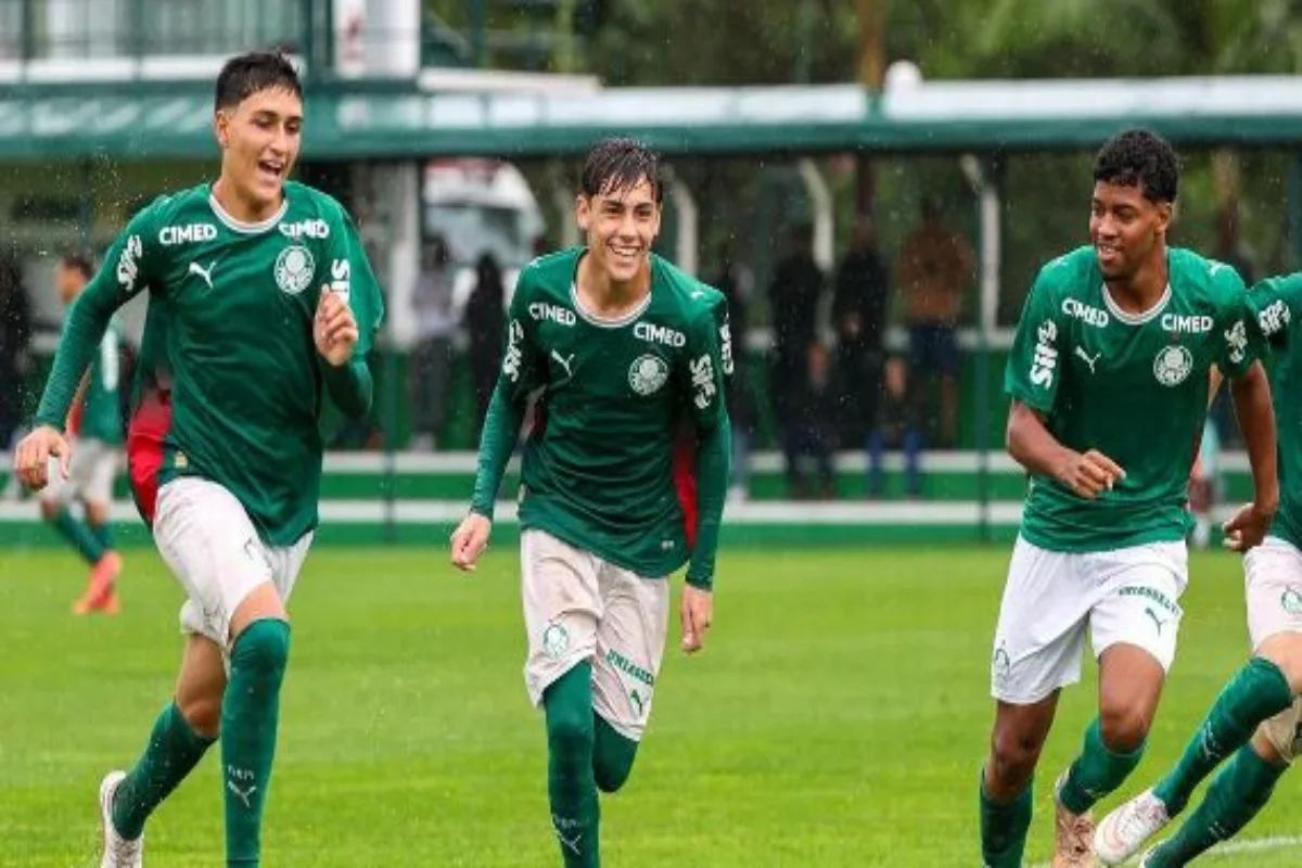 Palmeiras sub-16 derrota o Barcelona e começa a Messi Cup com o pé direito