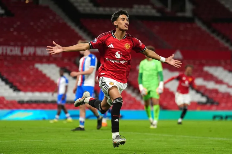 Real Madrid faz proposta por “Kid Messi”, joia de 16 anos do Manchester United que pede salário milionário