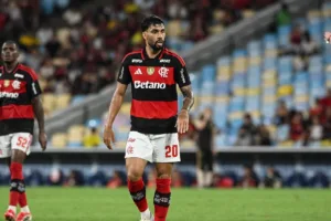 Lucas Paquetá desabafa após perder pênalti e Flamengo cair na Libertadores