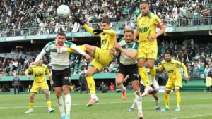 Brasileirão terá cinco duelos diretos contra o rebaixamento; veja jogos e classificação