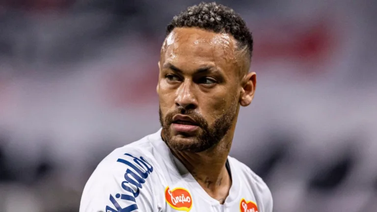 Neymar será denunciado ao STJD e pode receber até seis jogos de suspensão no Santos