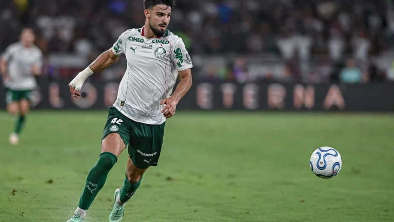 Flaco López participa de 32 gols e bate recorde no Palmeiras