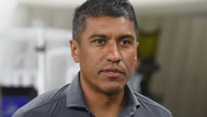 Paulinho explica por que aceitou o Cruzeiro após dizer não ao Corinthians