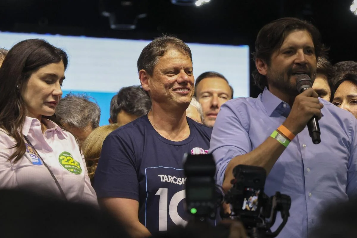 Governadores eleitos em 2026: veja para quais times de futebol eles torcem