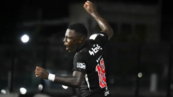Brenner e Marino são testados no ataque para clássico entre Vasco e Flamengo pelo Brasileirão