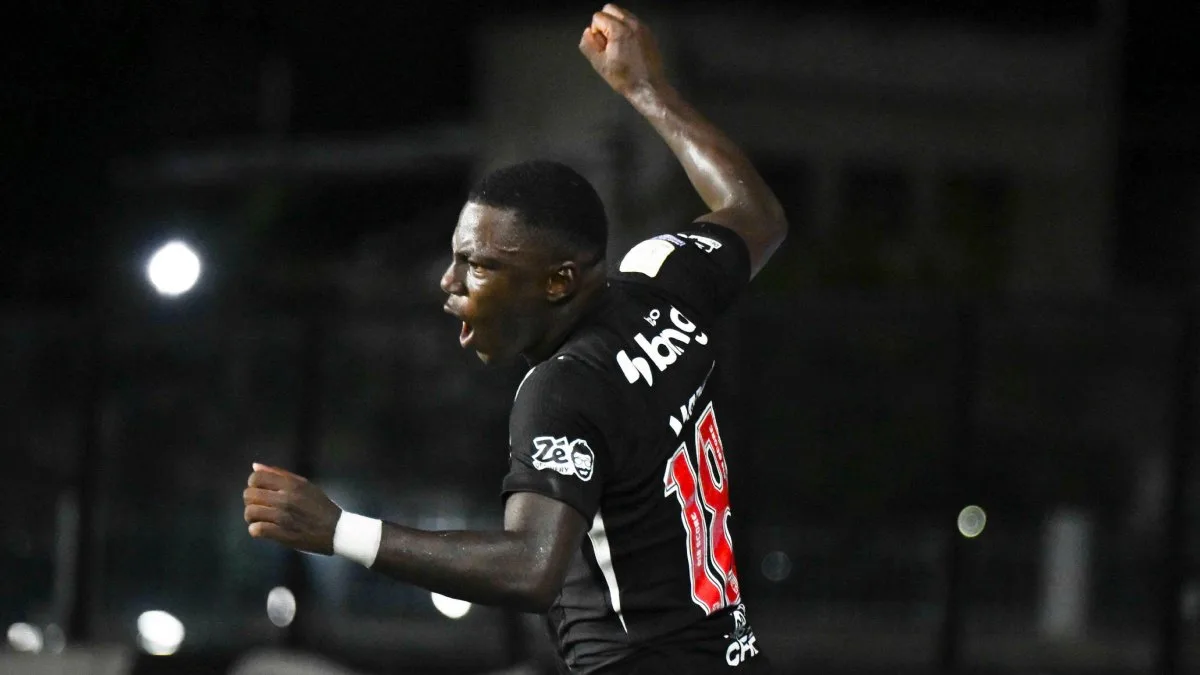 Brenner e Marino são testados no ataque para clássico entre Vasco e Flamengo pelo Brasileirão