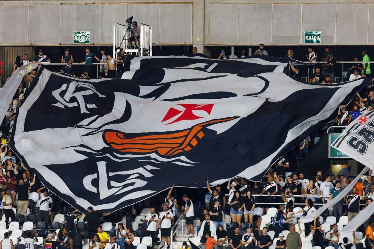 Vasco confirma Nilton Santos como palco do clássico contra o Flamengo