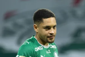 Vitor Roque avança na recuperação e pode reforçar o Palmeiras